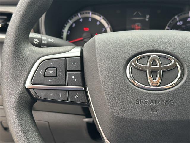 used 2021 Toyota Highlander car, priced at $28,750
