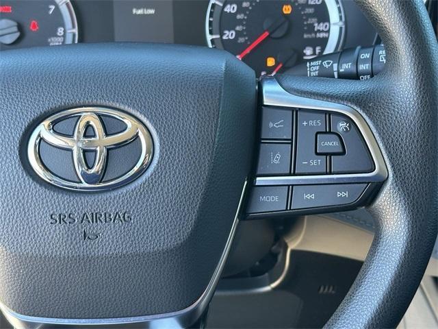 used 2021 Toyota Highlander car, priced at $29,500