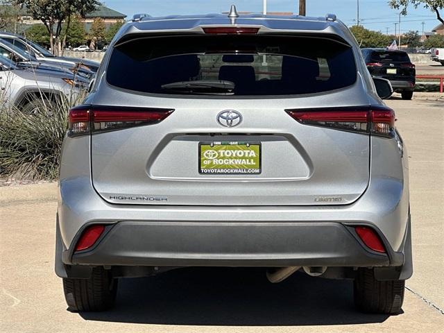 used 2021 Toyota Highlander car, priced at $29,500