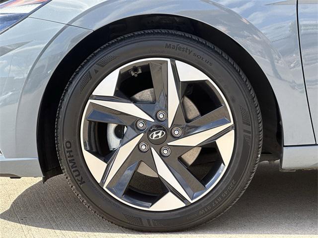 used 2023 Hyundai Elantra car, priced at $20,557