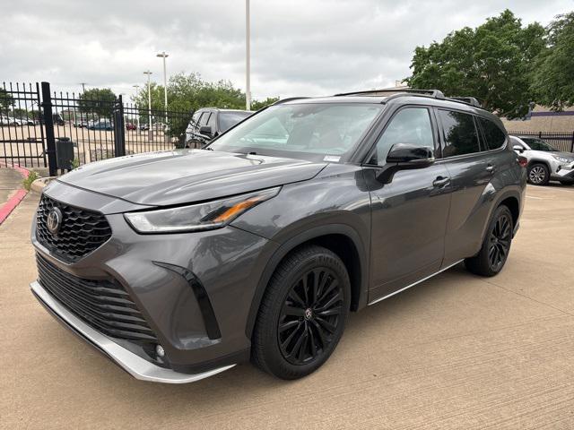 used 2023 Toyota Highlander car, priced at $39,408