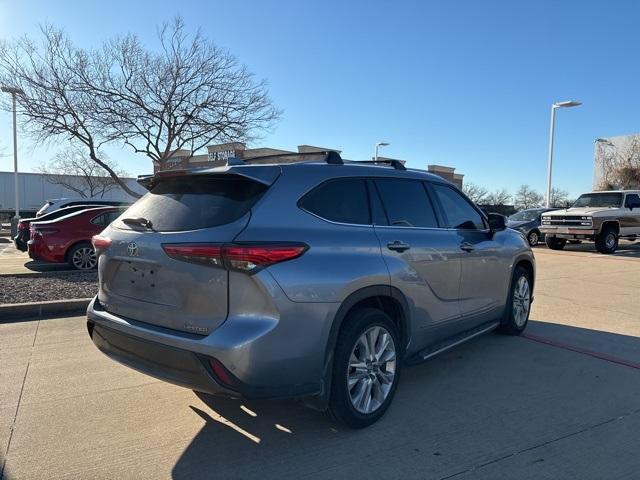 used 2021 Toyota Highlander car, priced at $31,925