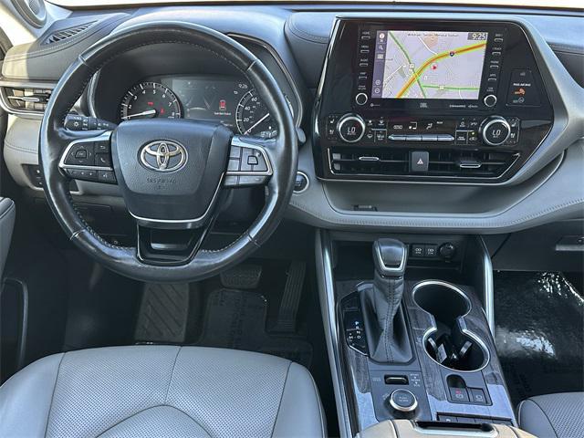 used 2020 Toyota Highlander car, priced at $32,200