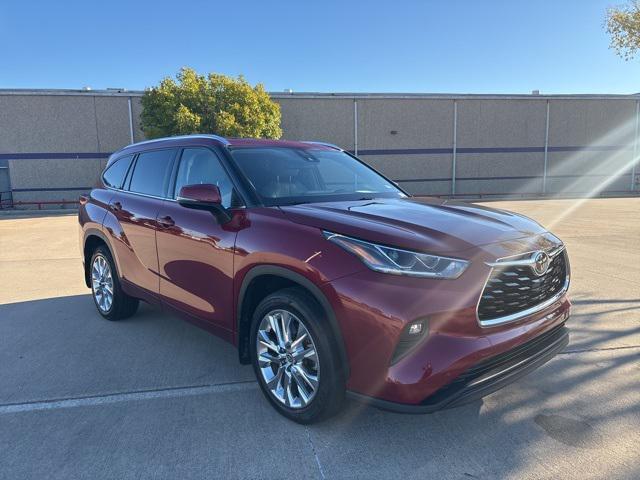 used 2020 Toyota Highlander car, priced at $32,572