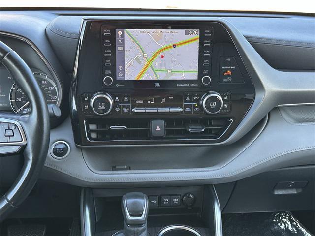 used 2020 Toyota Highlander car, priced at $32,200