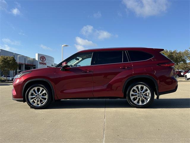 used 2020 Toyota Highlander car, priced at $32,200