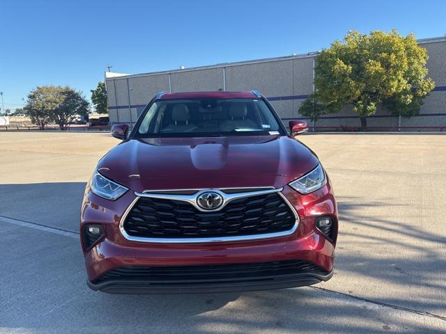 used 2020 Toyota Highlander car, priced at $32,572