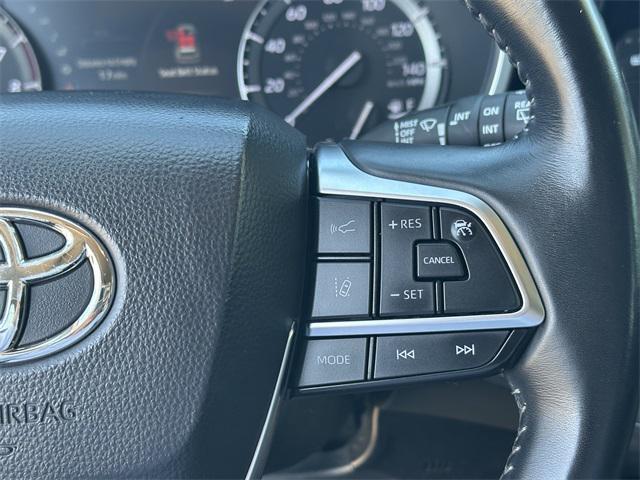 used 2021 Toyota Highlander car, priced at $29,985