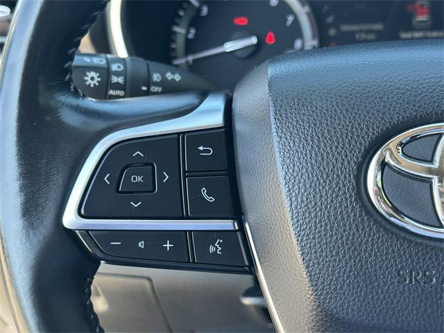 used 2021 Toyota Highlander car, priced at $29,985