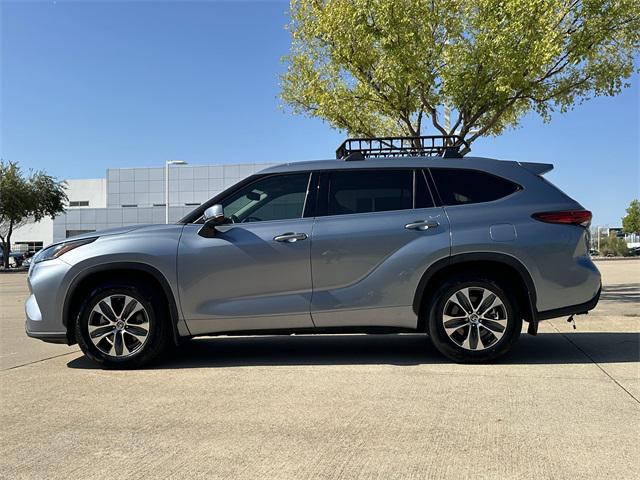 used 2021 Toyota Highlander car, priced at $29,985