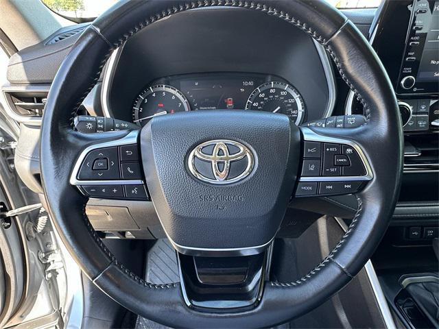 used 2021 Toyota Highlander car, priced at $29,985