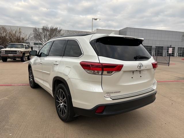 used 2018 Toyota Highlander car, priced at $26,731