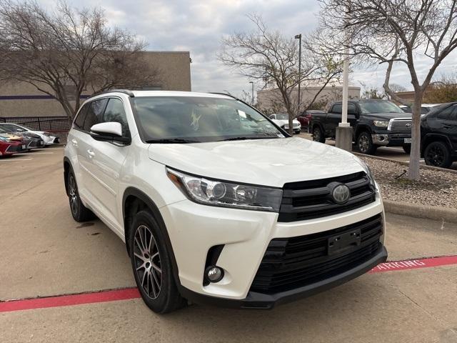 used 2018 Toyota Highlander car, priced at $26,731