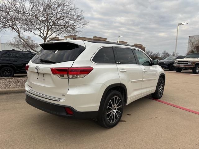 used 2018 Toyota Highlander car, priced at $26,731