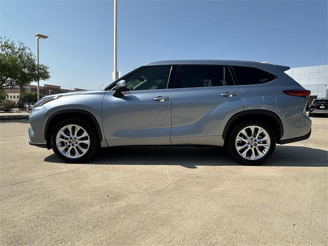 used 2020 Toyota Highlander car, priced at $30,328