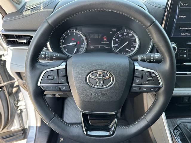 used 2020 Toyota Highlander car, priced at $30,328