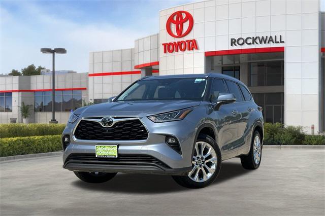 used 2020 Toyota Highlander car, priced at $30,328
