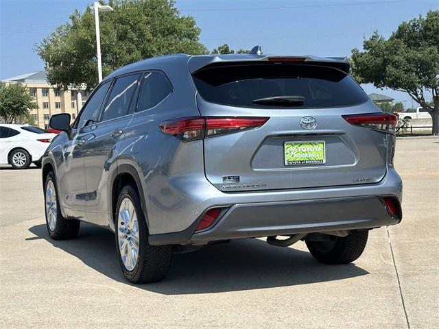 used 2020 Toyota Highlander car, priced at $30,328