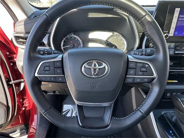 used 2023 Toyota Highlander car, priced at $38,750