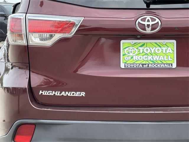 used 2016 Toyota Highlander car, priced at $15,977