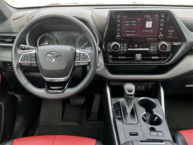 used 2022 Toyota Highlander car, priced at $35,502