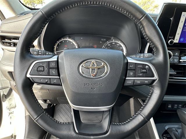 used 2023 Toyota Highlander car, priced at $37,995