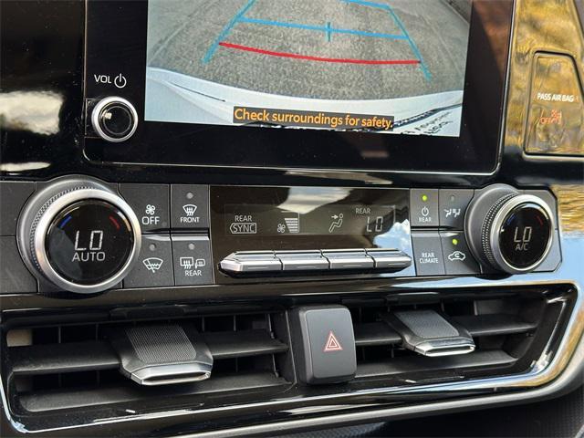 used 2023 Toyota Highlander car, priced at $37,995