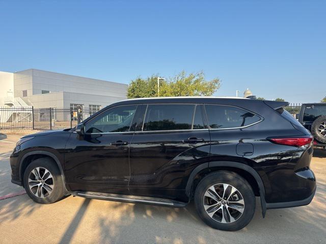 used 2022 Toyota Highlander car, priced at $35,545