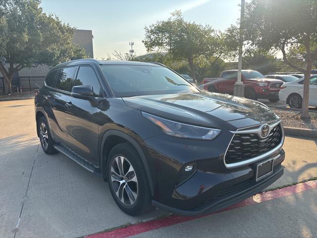 used 2022 Toyota Highlander car, priced at $35,545
