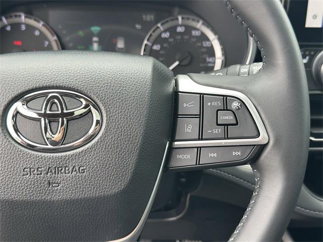 used 2024 Toyota Highlander car, priced at $45,250