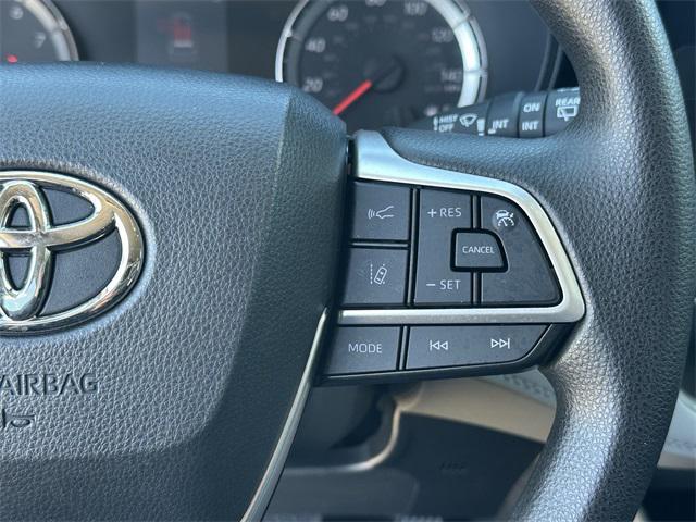 used 2022 Toyota Highlander car, priced at $37,770