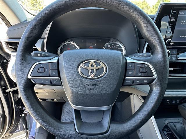 used 2022 Toyota Highlander car, priced at $37,770