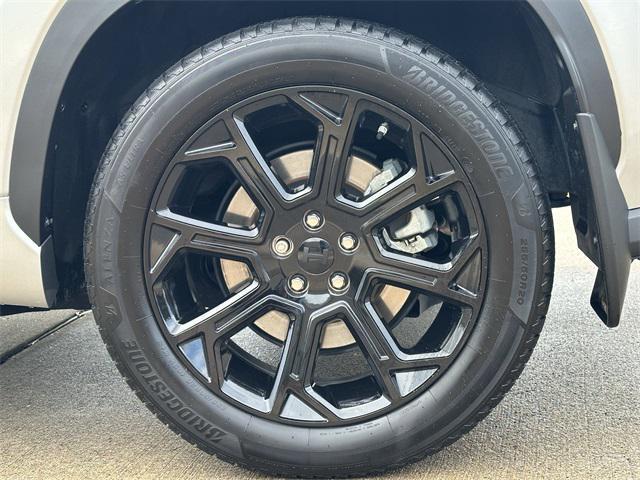 used 2024 Toyota Highlander car, priced at $34,850