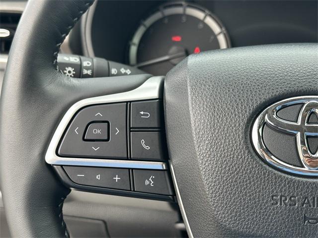 used 2024 Toyota Highlander car, priced at $34,850
