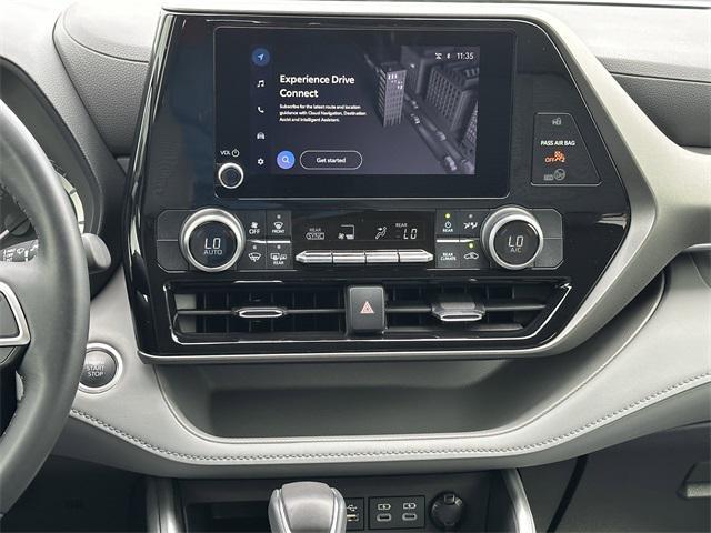 used 2024 Toyota Highlander car, priced at $34,850