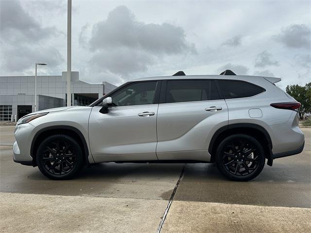 used 2024 Toyota Highlander car, priced at $34,850