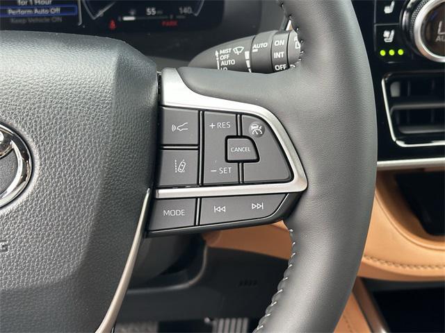 new 2025 Toyota Highlander car, priced at $57,363