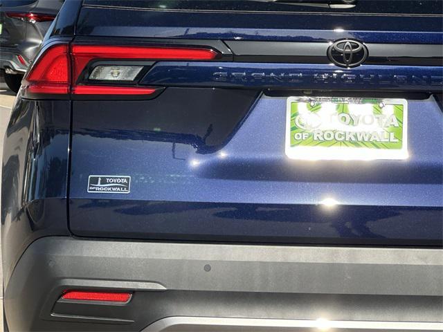 new 2025 Toyota Highlander car, priced at $56,577