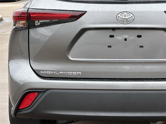 new 2026 Toyota Highlander car, priced at $47,340