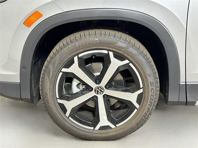 new 2025 Volkswagen Tiguan car, priced at $33,976