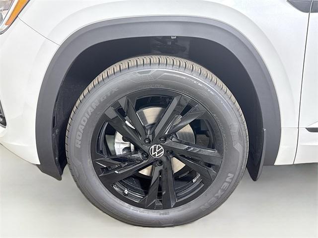 new 2026 Volkswagen Atlas Cross Sport car, priced at $51,446