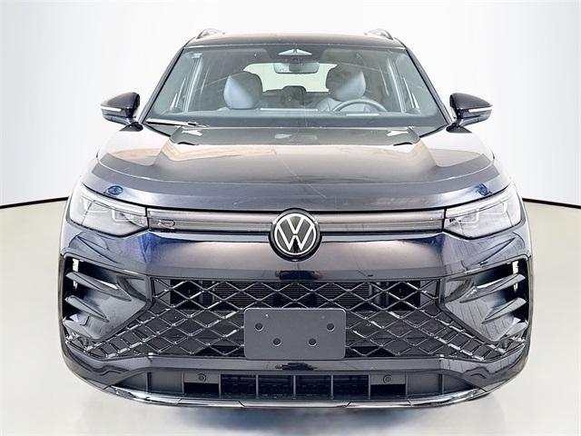 new 2025 Volkswagen Tiguan car, priced at $37,876