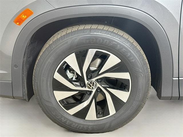 new 2026 Volkswagen Tiguan car, priced at $32,381