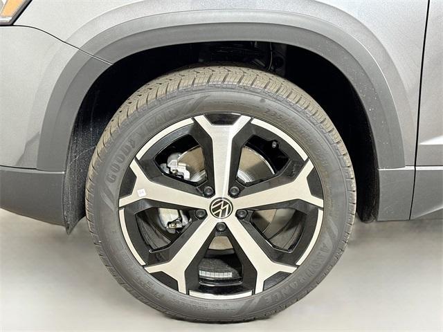 new 2025 Volkswagen Taos car, priced at $36,816
