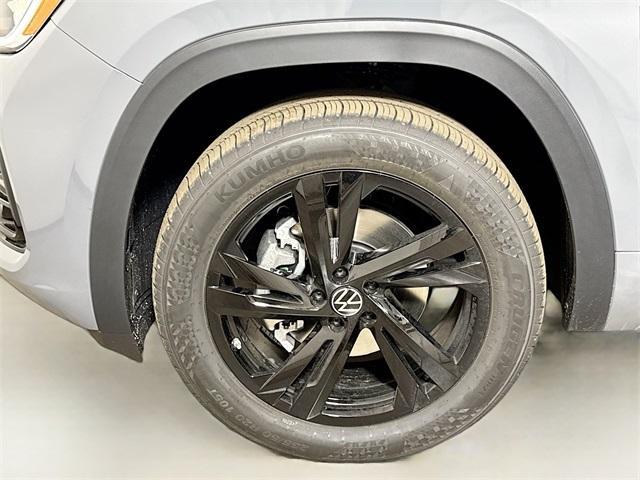 new 2025 Volkswagen Atlas Cross Sport car, priced at $51,496