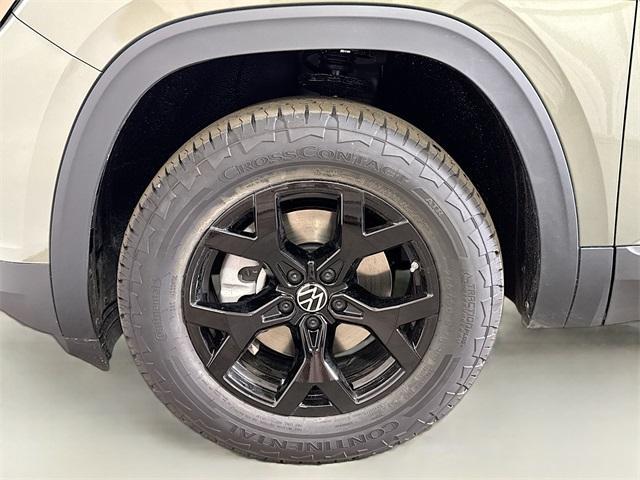 new 2025 Volkswagen Atlas car, priced at $47,076