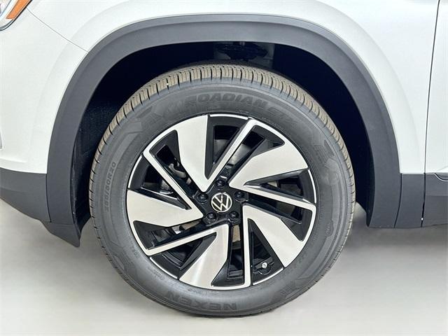 new 2026 Volkswagen Atlas car, priced at $47,767