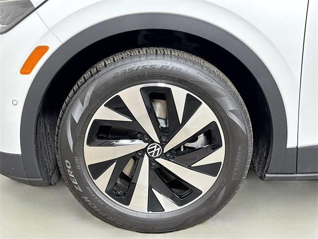 new 2025 Volkswagen ID.4 car, priced at $40,720