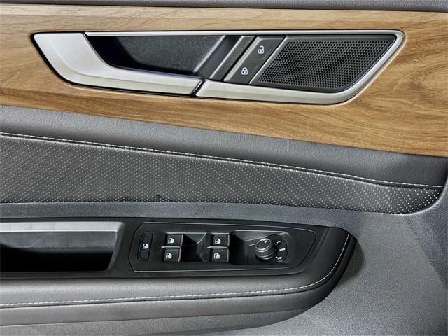 new 2025 Volkswagen Atlas car, priced at $34,900