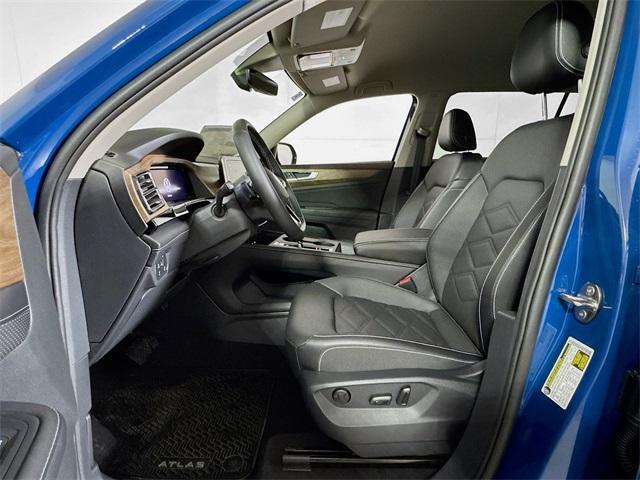 new 2025 Volkswagen Atlas car, priced at $34,900